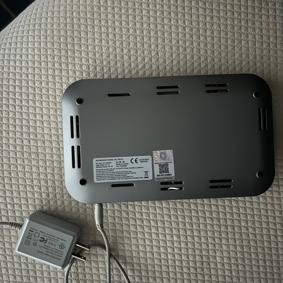 Phonesoap UV cell phone sanitizer. Wireless, charging cord. - Picture 4 of 4